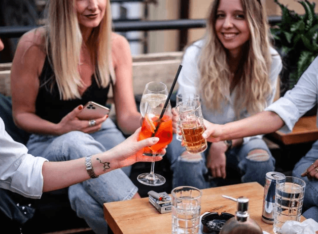 與客戶發展聯繫 與客戶發展聯繫